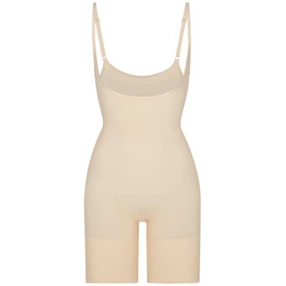 SKIMS Seamless Sculpt Butt Lifting Open Bust Bodysuit Size S Sand Shapewear NWOT - Picture 1 of 6